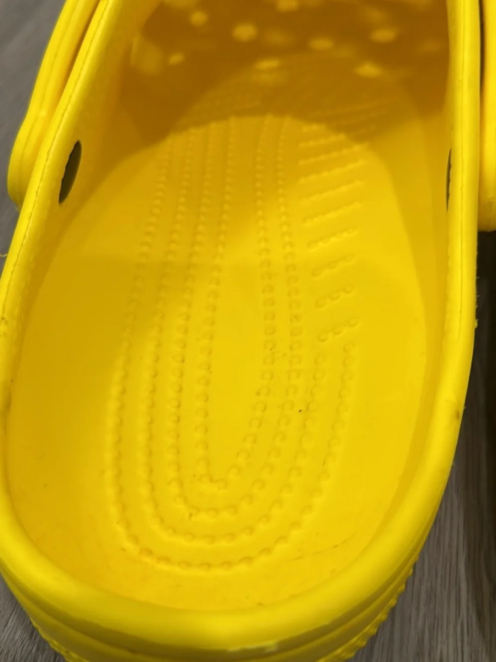 CROCS Classic Clog in Bright Yellow men’s size 13